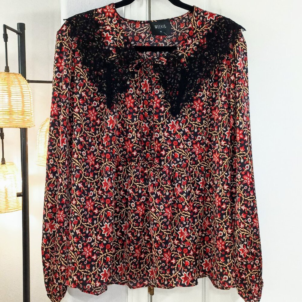 WEEK & Floral & Lace Wicked Witch Blouse. Size XL